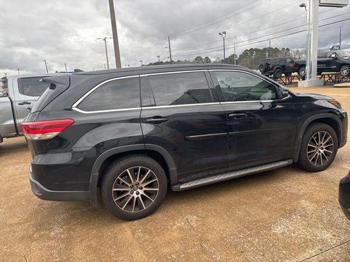 2018 Toyota Highlander SE