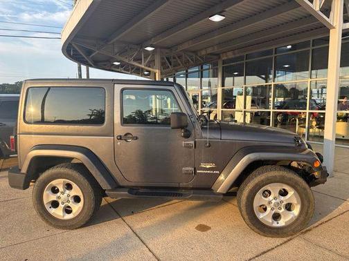 Granite Crystal Metallic Clearcoat 2014 Jeep Wrangler Sahara