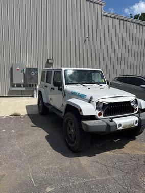 Bright White Clearcoat 2012 Jeep Wrangler Unlimited Altitude