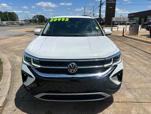 Pure White 2022 Volkswagen Taos 1.5T SEL