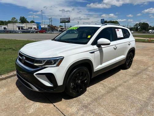 Pure White 2022 Volkswagen Taos 1.5T SEL