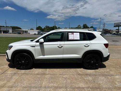 Pure White 2022 Volkswagen Taos 1.5T SEL