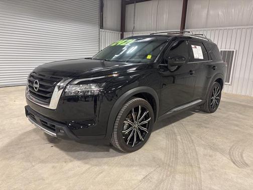 2023 Nissan Pathfinder Platinum 4WD