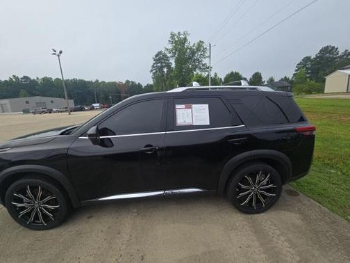 2023 Nissan Pathfinder Platinum 4WD