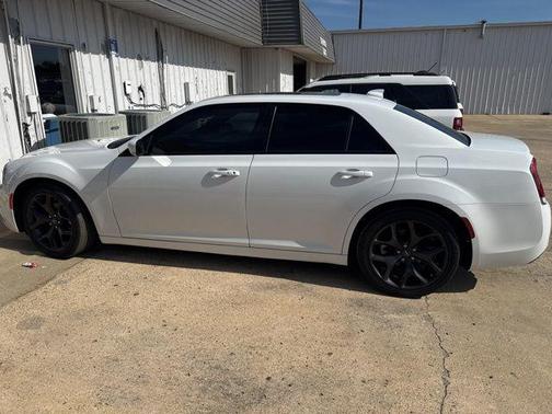 Bright White Clearcoat 2022 Chrysler 300 S