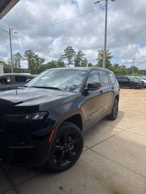 Diamond Black Crystal Pearlcoat 2025 Jeep Grand Cherokee L Limited