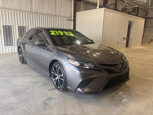 2018 Toyota Camry SE