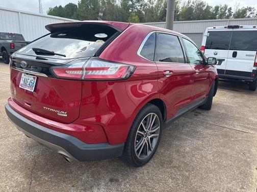 2020 Ford Edge Titanium