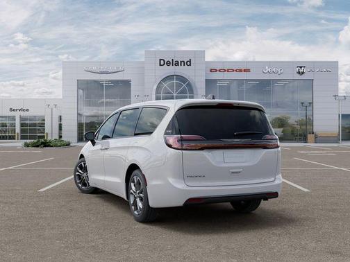 Bright White Clearcoat 2026 Chrysler Pacifica L