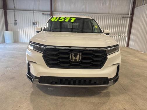 2023 Honda Pilot AWD EX-L 8 Passenger