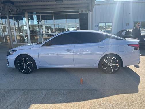 2024 Nissan Altima SR FWD