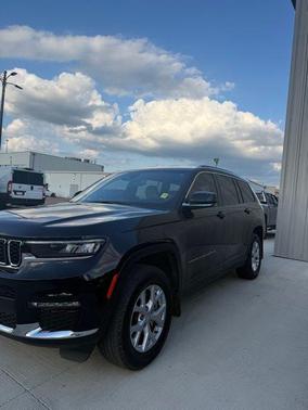 Diamond Black Crystal Pearlcoat 2023 Jeep Grand Cherokee L Limited