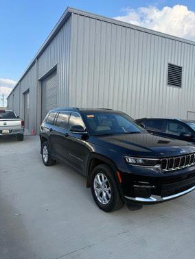 Diamond Black Crystal Pearlcoat 2023 Jeep Grand Cherokee L Limited