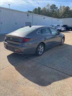 2022 Hyundai SONATA SE