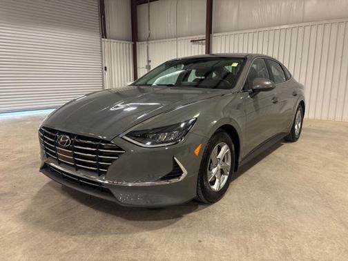 2022 Hyundai SONATA SE