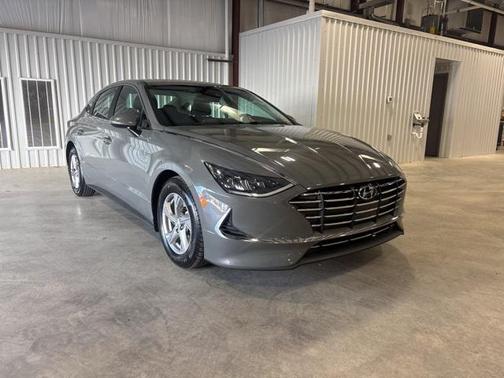 2022 Hyundai SONATA SE