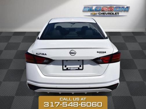 Glacier White 2025 Nissan Altima SV