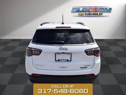 Bright White Clearcoat 2025 Jeep Compass Latitude