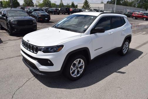 Bright White 2025 Jeep Compass Latitude