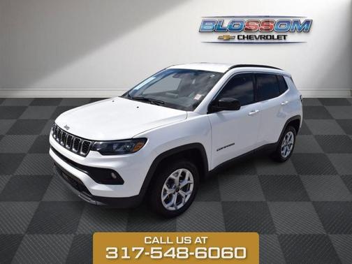 Bright White Clearcoat 2025 Jeep Compass Latitude