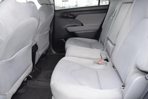 2021 Toyota Highlander LE