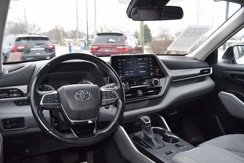 2021 Toyota Highlander LE