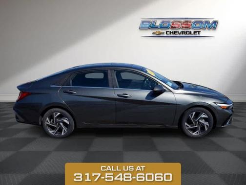 2024 Hyundai ELANTRA Limited