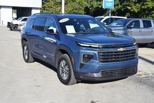 2025 Chevrolet Traverse LT