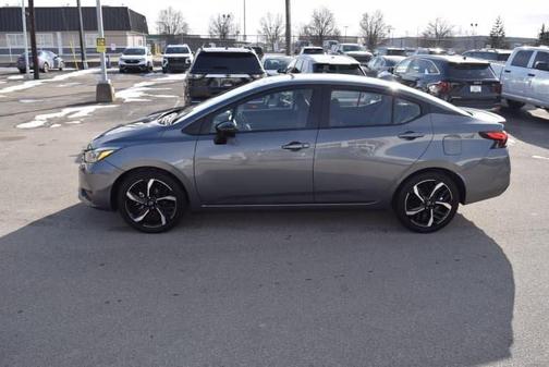 2025 Nissan Versa 1.6 SR