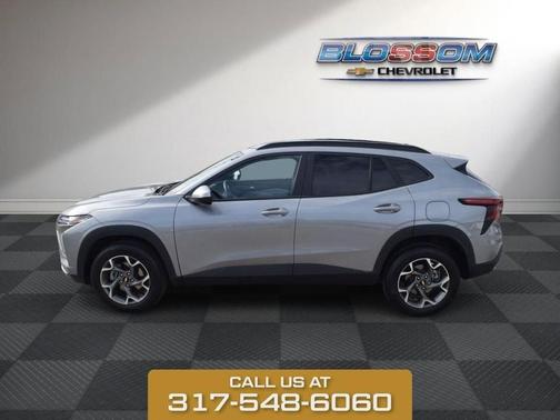 Sterling Gray Metallic 2025 Chevrolet Trax LT