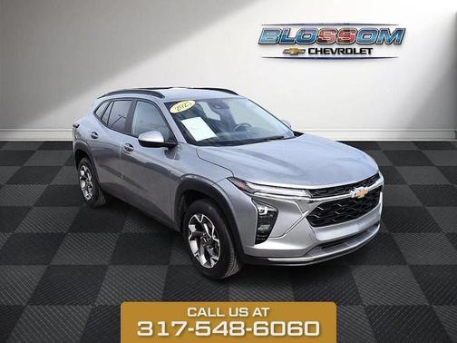 Sterling Gray Metallic 2025 Chevrolet Trax LT