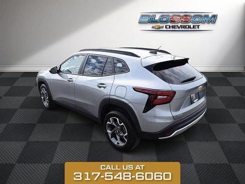 Sterling Gray Metallic 2025 Chevrolet Trax LT