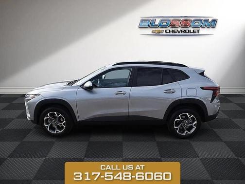 Sterling Gray Metallic 2025 Chevrolet Trax LT