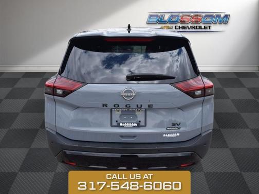 2 Tone Gray / Black Roof 2023 Nissan Rogue SV