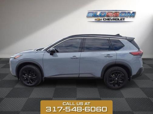 2 Tone Gray / Black Roof 2023 Nissan Rogue SV