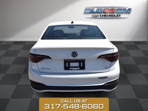 Opal White Pearl Effect 2023 Volkswagen Jetta 1.5T SE