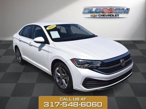 Opal White Pearl Effect 2023 Volkswagen Jetta 1.5T SE