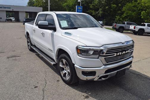 Bright White Clearcoat 2022 RAM 1500 Laramie