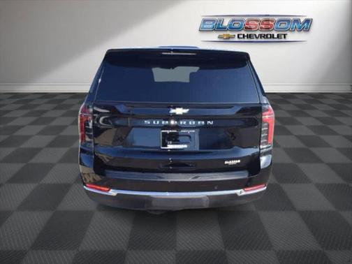 2025 Chevrolet Suburban LS