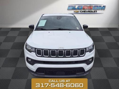 Bright White Clearcoat 2024 Jeep Compass Latitude