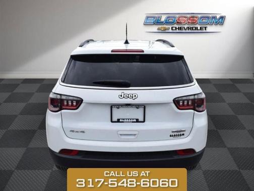 Bright White Clearcoat 2024 Jeep Compass Latitude