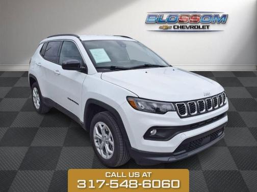 Bright White Clearcoat 2024 Jeep Compass Latitude