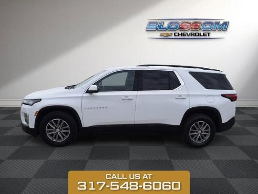 Summit White 2023 Chevrolet Traverse LT Cloth