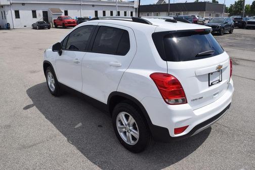 Summit White 2022 Chevrolet Trax LT