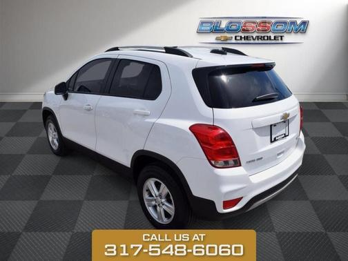 Summit White 2022 Chevrolet Trax LT