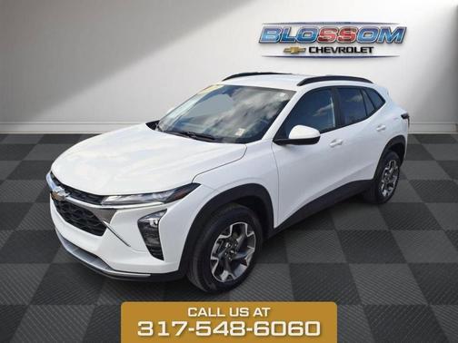 Summit White 2025 Chevrolet Trax LT