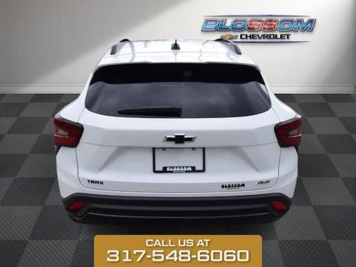 Summit White 2026 Chevrolet Trax 2RS