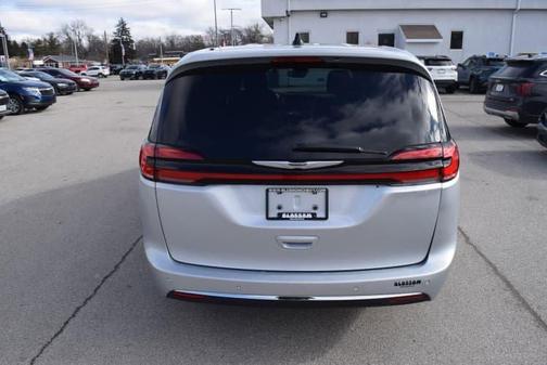 2023 Chrysler Pacifica Touring