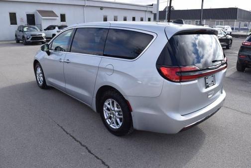 2023 Chrysler Pacifica Touring