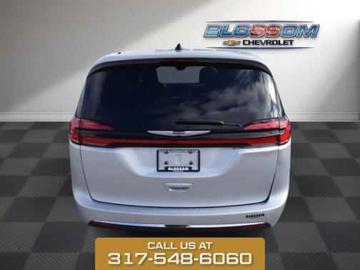 2023 Chrysler Pacifica Touring
